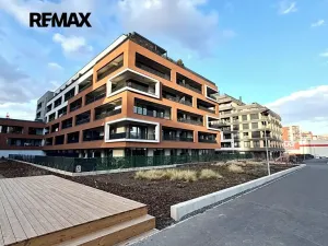 Pronájem bytu 1+kk, Praha - Hloubětín, Poděbradská, 45 m2