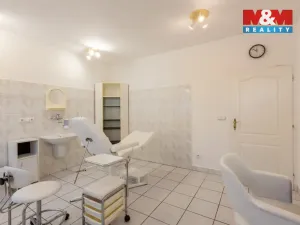 Prodej obchodního prostoru, Postoloprty, Marxovo náměstí, 440 m2