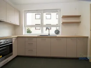 Pronájem bytu 4+1, Praha - Hostivař, Pod průsekem, 126 m2