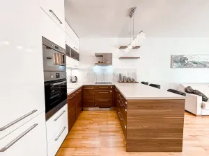 Pronájem bytu 1+kk, Praha - Žižkov, Ke kapslovně, 53 m2