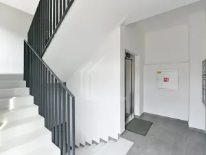 Prodej bytu 2+kk, Praha - Vysočany, V Předním Hloubětíně, 57 m2