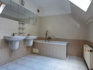 Pronájem bytu 2+1, Karlovy Vary, Moravská, 78 m2