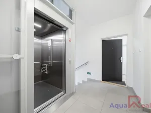 Prodej bytu 3+kk, Karlovy Vary, Dubová, 83 m2
