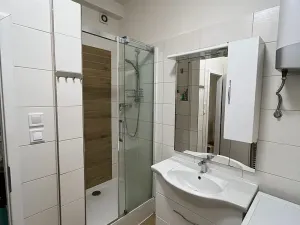 Pronájem bytu 3+1, Praha - Vysočany, Poděbradská, 74 m2