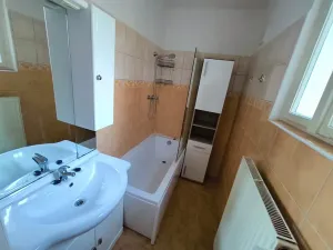 Pronájem bytu 2+1, Děčín, U Dvora, 66 m2