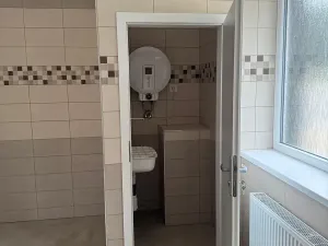 Pronájem skladu, Ostrov, 150 m2