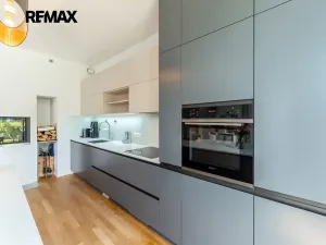 Pronájem rodinného domu, Praha - Dejvice, V Šáreckém údolí, 201 m2