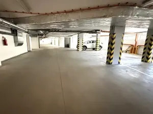 Pronájem garážového stání, Brno, Říčanská, 13 m2