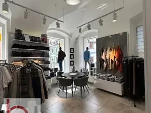 Pronájem obchodního prostoru, České Budějovice, Piaristická, 65 m2