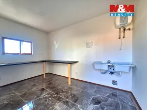 Pronájem obchodního prostoru, Rostoklaty - Nová Ves II, 16 m2