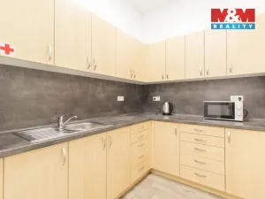 Pronájem kanceláře, Praha, Podbabská, 14 m2