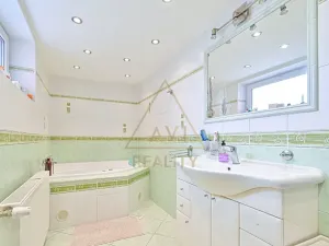 Prodej rodinného domu, Hřebeč, nám. Draha, 150 m2