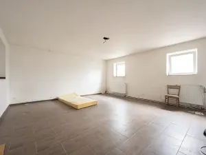Prodej výrobních prostor, Žarošice, 2250 m2