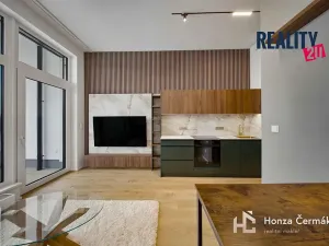 Pronájem bytu 1+kk, Brno, třída Generála Píky, 42 m2