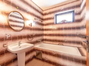 Prodej rodinného domu, Křesín, 151 m2