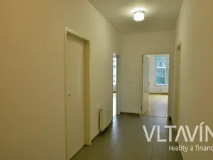 Pronájem bytu 2+kk, Praha - Smíchov, Švédská, 62 m2