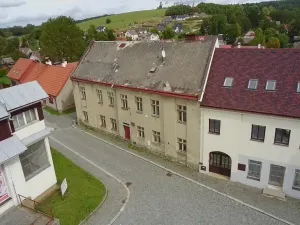 Prodej vícegeneračního domu, Svratka, 280 m2