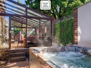 Prodej rodinného domu, Praha, 114 m2