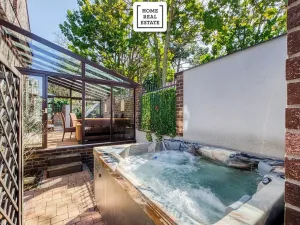 Prodej rodinného domu, Praha, 114 m2