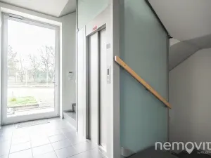 Pronájem kanceláře, Praha - Letňany, Lovosická, 67 m2