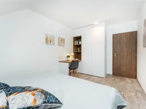 Pronájem bytu 2+kk, Praha, Plzeňská, 43 m2