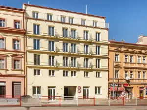 Pronájem bytu 2+kk, Praha, Plzeňská, 43 m2