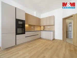 Prodej bytu 3+kk, Karlovy Vary, Raisova, 72 m2