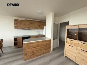 Pronájem bytu 3+kk, Praha - Petrovice, Frostova, 71 m2