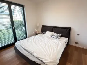 Pronájem bytu 2+kk, Praha - Libeň, Menclova, 58 m2