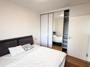 Pronájem bytu 2+kk, Praha - Libeň, Menclova, 58 m2