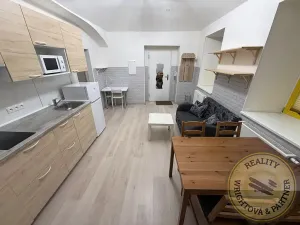 Prodej bytu 2+kk, Praha - Libeň, Zenklova, 39 m2