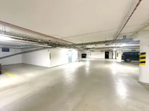 Pronájem kanceláře, Praha - Vysočany, Sokolovská, 184 m2