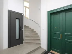 Pronájem bytu 3+1, Praha - Bubeneč, U akademie, 130 m2