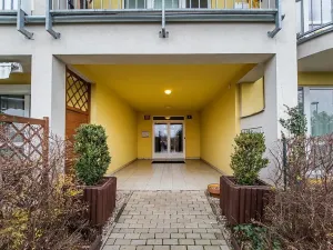 Pronájem bytu 1+kk, Praha - Řeporyje, Wiesenthalova, 34 m2