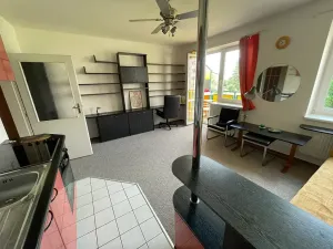 Pronájem bytu 1+kk, Praha - Lysolaje, Sídlištní, 33 m2