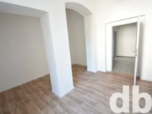 Pronájem bytu 3+kk, Karlovy Vary, Táborská, 80 m2