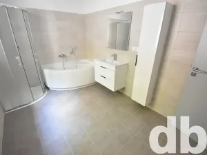 Pronájem bytu 3+kk, Karlovy Vary, Táborská, 80 m2