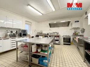 Prodej restaurace, Velké Žernoseky, 438 m2