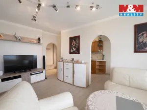 Prodej bytu 3+1, Praha - Horní Měcholupy, Parmská, 72 m2