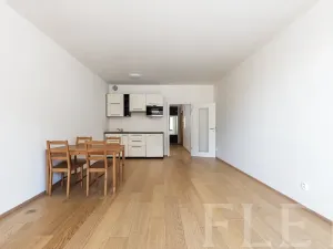 Pronájem bytu 1+kk, Praha - Michle, Nuselská, 43 m2