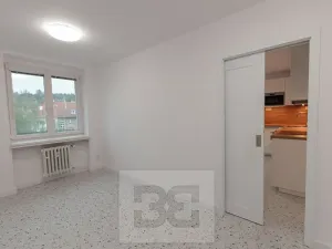 Pronájem bytu 2+kk, Praha - Dejvice, náměstí Bořislavka, 39 m2