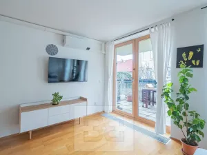 Prodej bytu 3+kk, Praha - Kobylisy, Pod hliništěm, 70 m2