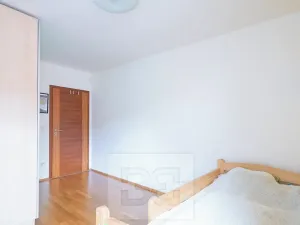 Prodej bytu 3+kk, Praha - Kobylisy, Pod hliništěm, 70 m2