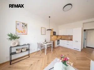 Pronájem bytu 2+kk, Praha - Nusle, Jaromírova, 46 m2