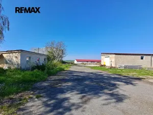 Prodej výrobních prostor, Dolní Chvatliny, 3690 m2