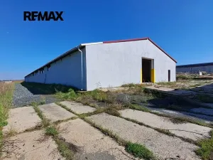 Prodej výrobních prostor, Dolní Chvatliny, 3690 m2