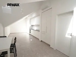 Pronájem bytu 2+kk, Kolín, Heverova, 52 m2