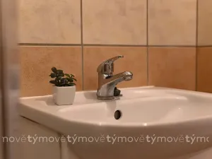 Prodej bytu 3+1, Pardubice, Brožíkova, 59 m2