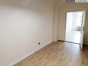 Pronájem kanceláře, Frýdek-Místek, Zámecké nám., 84 m2