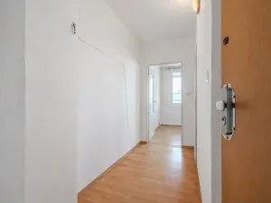 Prodej bytu 1+kk, Praha - Prosek, Vysočanská, 37 m2